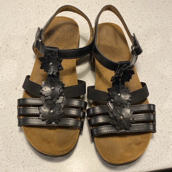 NATURAL SOUL Women's Aaliyah Sandal, Black - Picture 4 of 5